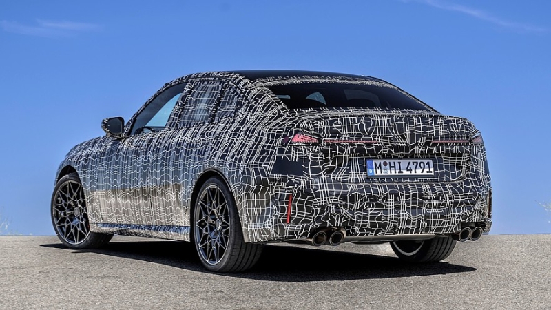 Новая бензиновая «трёшка» BMW готовится к премьере: дрифт-режим и дизайн в стиле i3
